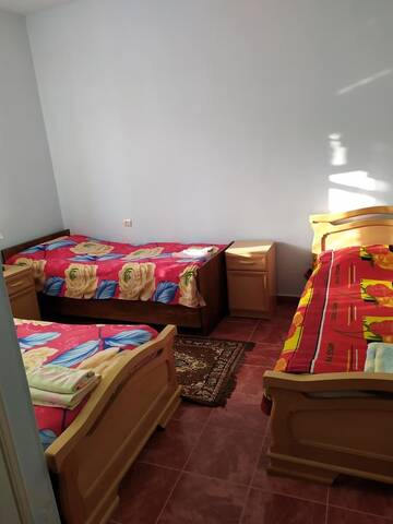 Фото номера Трехместный номер «Комфорт» с душем Гостевой дом Sisian b&amp;b г. Сисиан 2